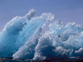 Айсберг или плавучий лед